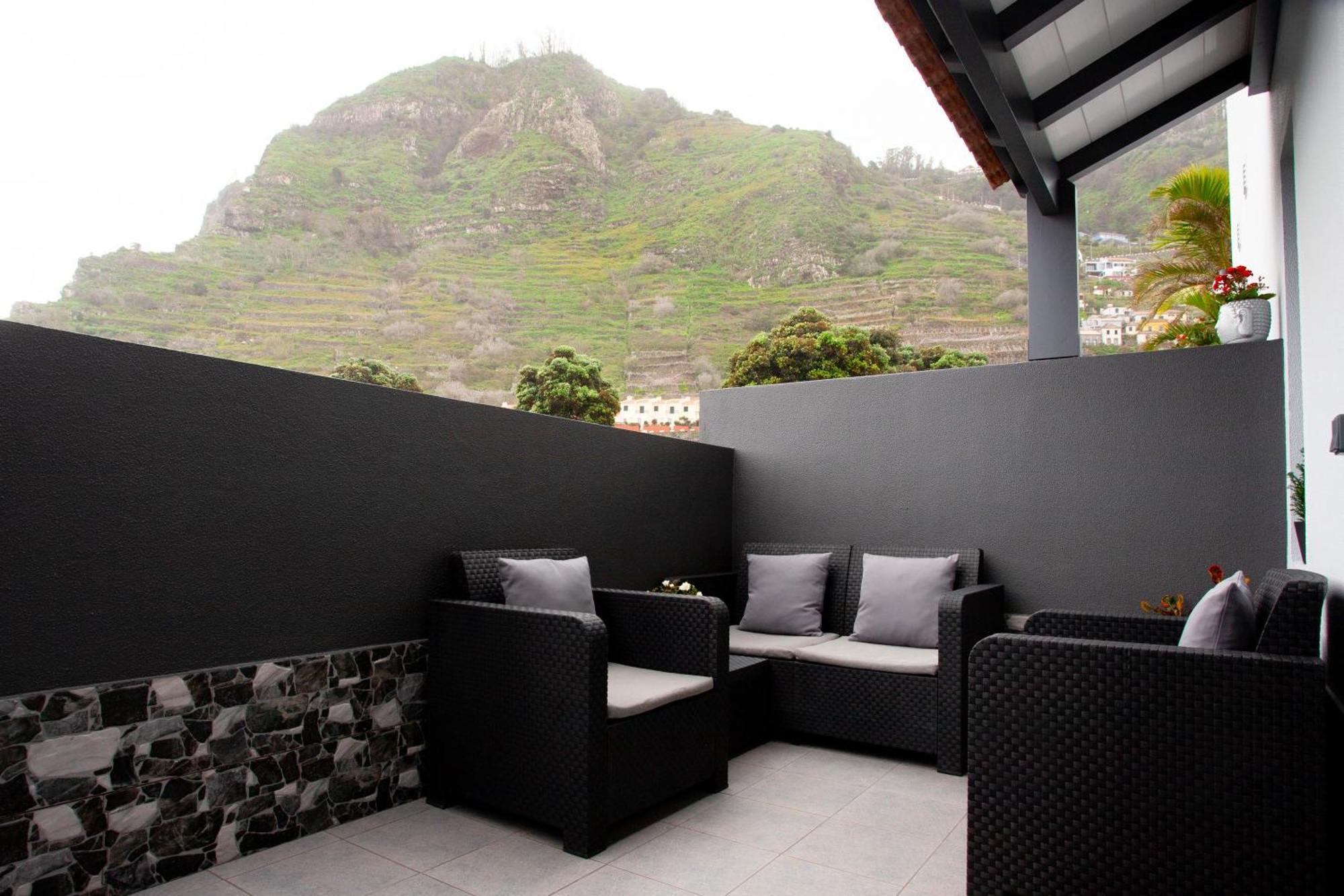 Village Center Two Bedroom Apartment Porto Moniz Extérieur photo